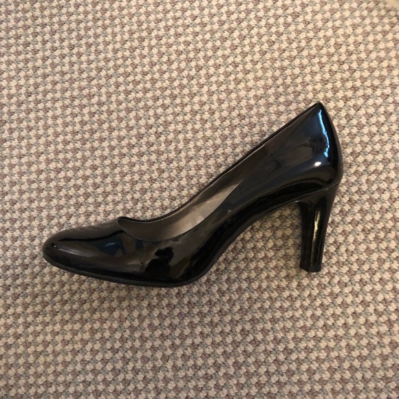 Black Patent leather heels - Picture 2 of 2